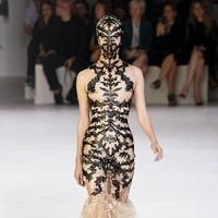 Paris Fashion Week Spring Summer 2012 Ready To Wear - Alexander McQueen - Runway | Picture 95850